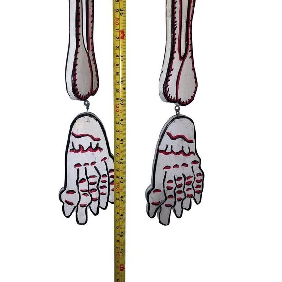 HALLOWEEN HANGING WOODEN PAINTED SKELETON WITH SPIDERS - Picture 14 of 16